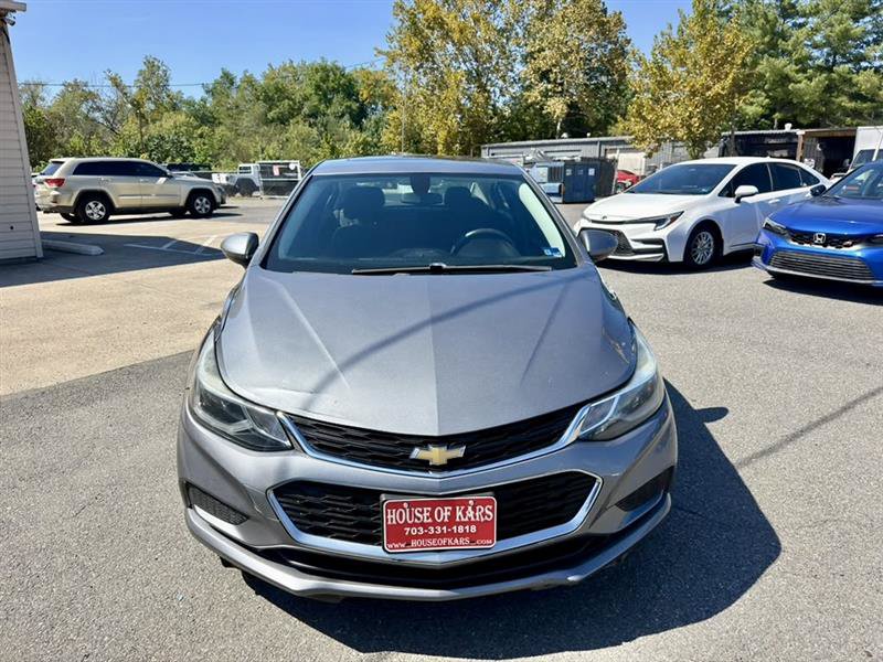 Used 2018 Chevrolet Cruze LT w/ Sun And Sound Package FWD image 8