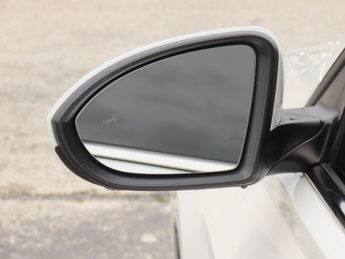 Used 2025 Volkswagen Jetta SE FWD image 18
