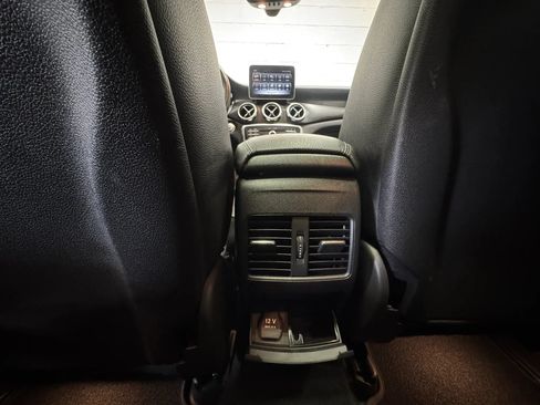 Used 2019 Mercedes-Benz GLA 250 4MATIC image 37