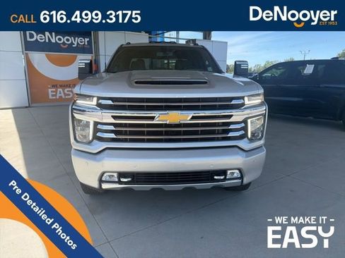 Used 2023 Chevrolet Silverado 2500 High Country AWD/4WD image 8