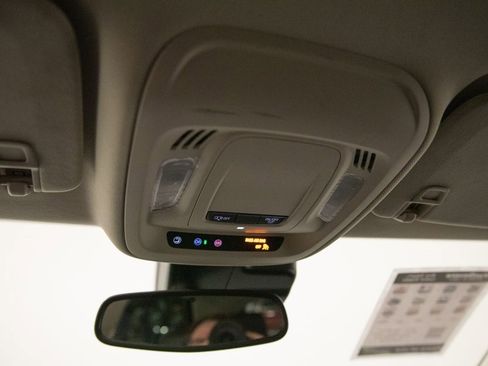 Used 2023 Buick Envision Preferred image 28