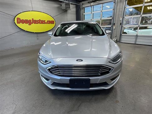 Used 2018 Ford Fusion SE w/ Equipment Group 602A FWD image 8