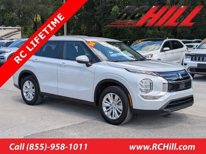 New 2026 Mitsubishi Outlander ES
