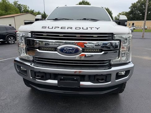 Used 2017 Ford F250 Lariat w/ Lariat Value Package AWD/4WD image 3