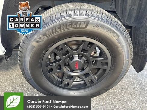 Used 2021 Toyota 4Runner SR5 Premium w/ Moonroof Package AWD/4WD image 13