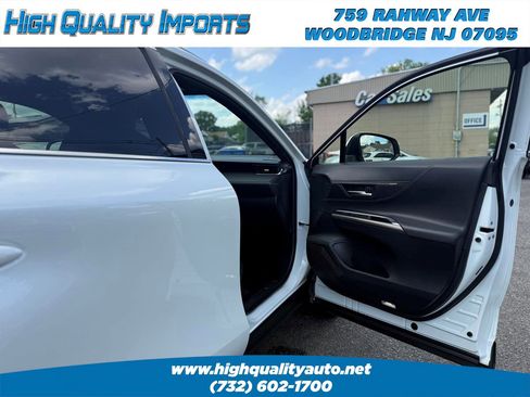 Used 2021 Toyota Venza XLE w/ Softex Package AWD/4WD image 27