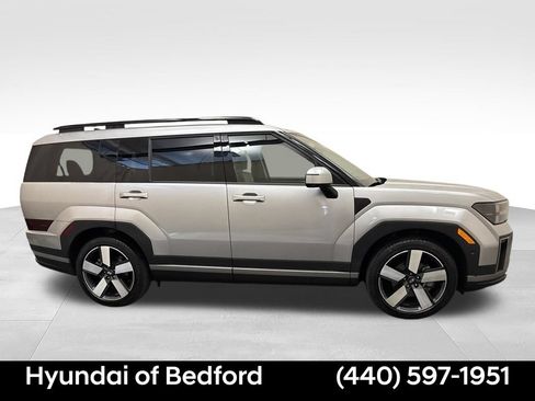 Used 2025 Hyundai Santa Fe Limited AWD/4WD image 4