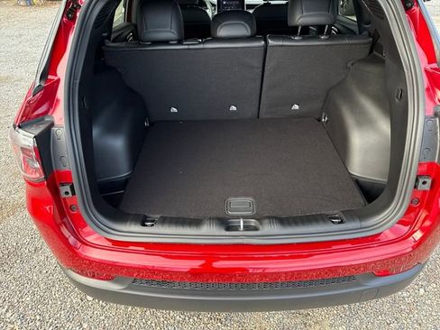 New 2026 Jeep Compass Latitude image 12