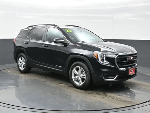 Used 2022 GMC Terrain SLE w/ Driver Convenience Package image 8
