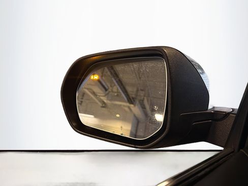 Used 2025 Buick Enclave Preferred image 16