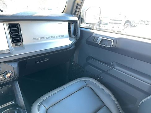 New 2025 Ford Bronco Outer Banks w/ Sasquatch Package image 13