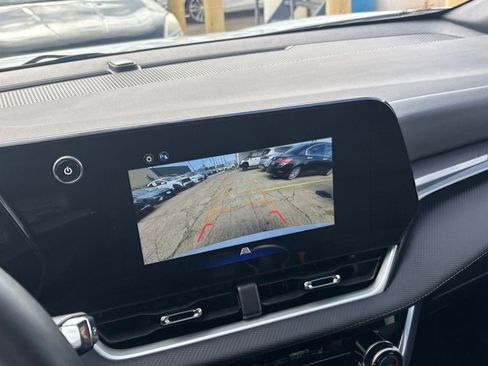 Used 2025 Chevrolet Equinox LT image 17