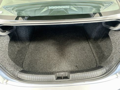 Used 2025 Volkswagen Jetta SE FWD image 29