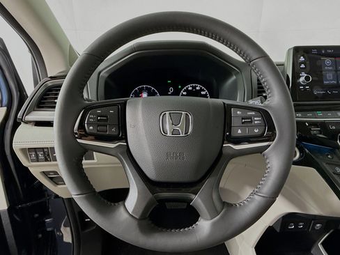 New 2026 Honda Odyssey Touring image 11