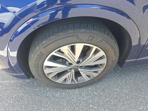 Used 2023 Audi Q4 e-tron Premium Plus w/ Premium Plus RWD image 8