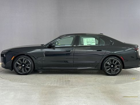 New 2025 BMW 760i xDrive 760i xDrive w/ Premium Package image 2
