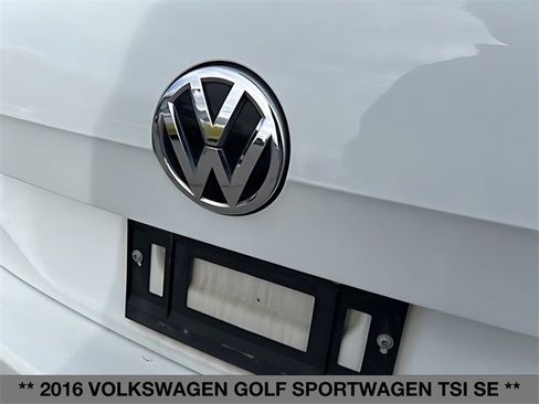 Used 2016 Volkswagen Golf SE w/ Lighting Package image 6