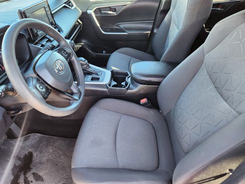 Used 2020 Toyota RAV4 XLE image 10