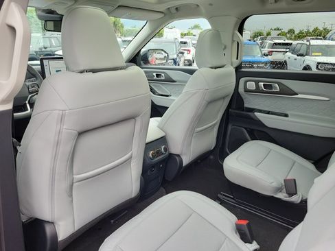 New 2026 Ford Explorer Platinum w/ LUX Leather Package AWD/4WD image 12