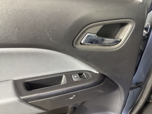 Used 2022 Chevrolet Colorado Z71 w/ Safety Package image 17