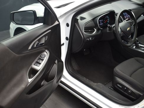 Used 2024 Chevrolet Malibu LT image 11