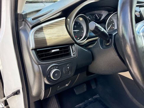 Used 2019 Buick Envision Essence FWD image 10