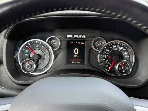 Used 2024 RAM 2500 Big Horn AWD/4WD image 35