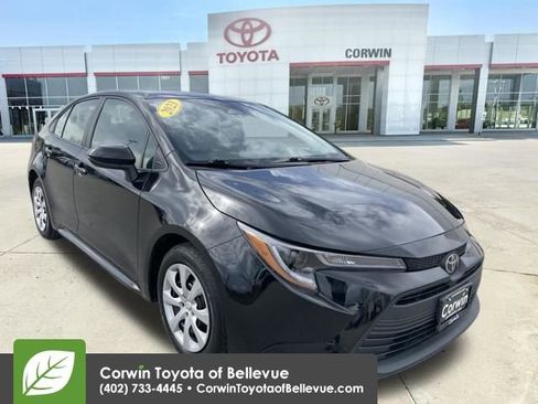 Used 2023 Toyota Corolla LE image 1