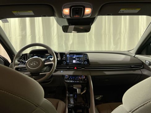 Used 2022 Hyundai Elantra SEL w/ Convenience + Premium Package image 15