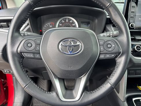 Used 2022 Toyota Corolla Cross LE w/ Moonroof Package AWD/4WD image 21