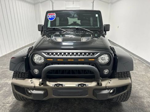 Used 2017 Jeep Wrangler Unlimited Sahara AWD/4WD image 2