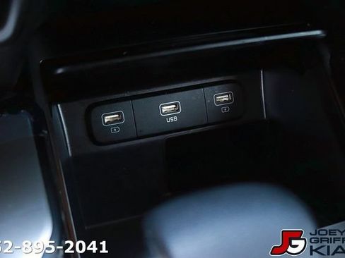 Certified 2023 Kia Sorento LX AWD/4WD image 24