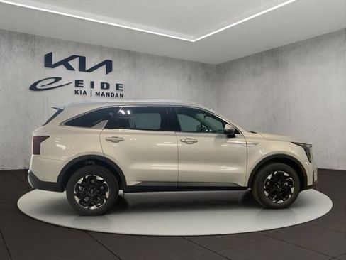 New 2026 Kia Sorento S AWD/4WD image 6