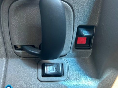 Used 2018 Chevrolet Express 2500 Extended RWD image 18