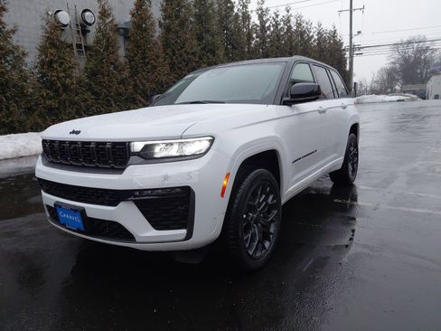 New 2026 Jeep Grand Cherokee Summit image 38