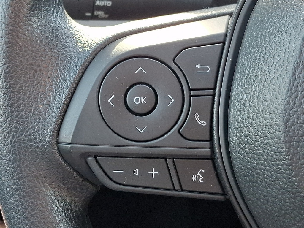 Certified 2025 Toyota Corolla LE FWD image 20