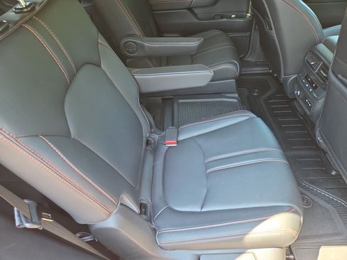 Used 2025 Honda Pilot TrailSport image 21