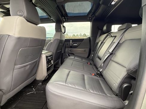 Used 2024 GMC Hummer EV 3X AWD/4WD image 31