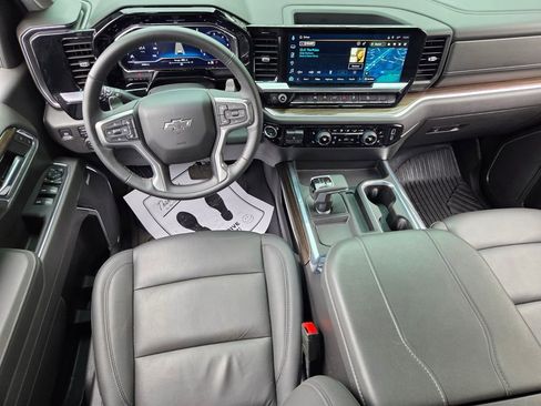 Used 2025 Chevrolet Silverado 1500 LT Trail Boss w/ Convenience Package II image 8