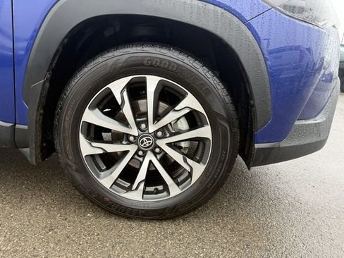 Used 2024 Toyota Corolla Cross XLE image 4