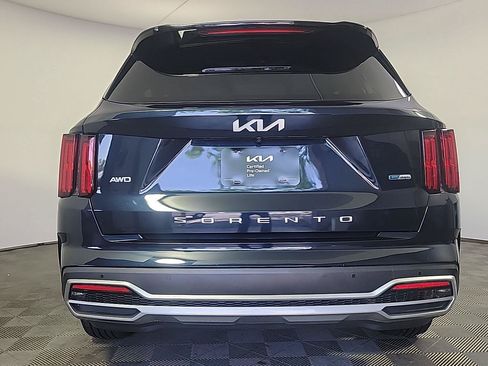 Certified 2022 Kia Sorento SX w/ Panoramic Sunroof Package AWD/4WD image 5