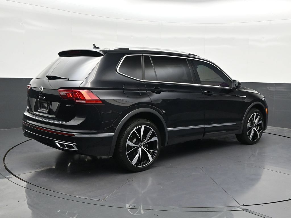 Used 2024 Volkswagen Tiguan SEL R-Line AWD/4WD image 5