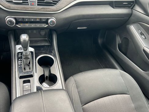 Used 2024 Nissan Altima 2.5 SV w/ SV Premium Package image 34