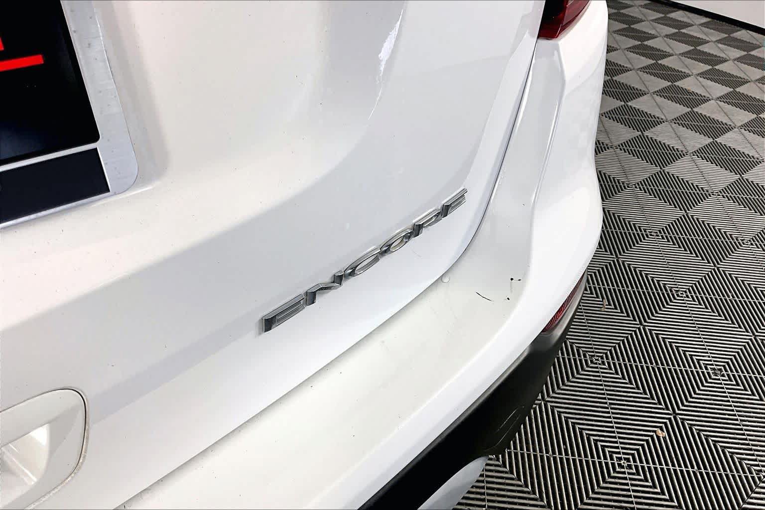 Used 2020 Buick Encore FWD image 9