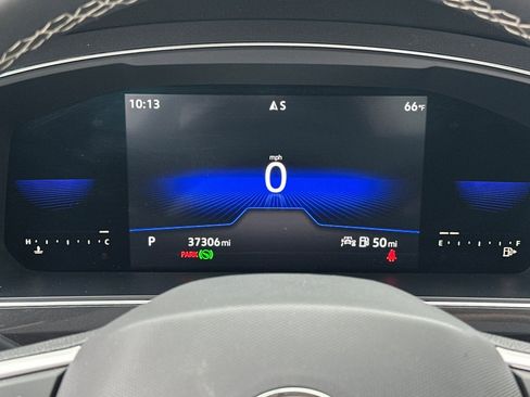 Used 2022 Volkswagen Tiguan SE image 25