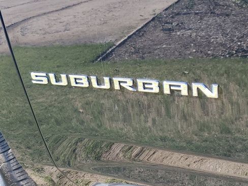 New 2026 Chevrolet Suburban LS image 7