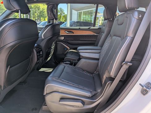 Used 2023 Jeep Grand Cherokee L Summit AWD/4WD image 29