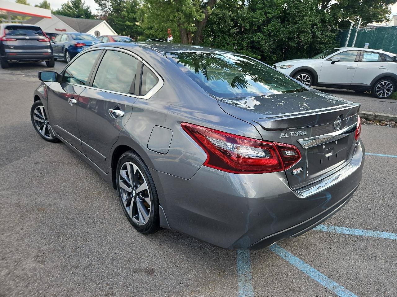 Used 2017 Nissan Altima 2.5 SR FWD image 5