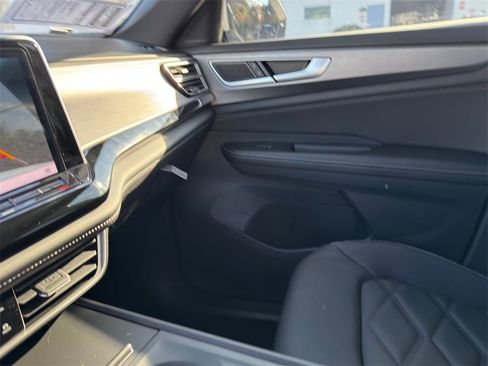 New 2026 Volkswagen Atlas Cross Sport SE image 20