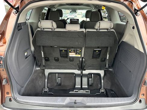 Certified 2023 Toyota Sienna LE FWD image 11